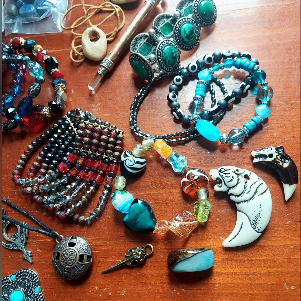 Mixed Jewelry Lot- Necklaces Bracelets Charms And More - Picture 2 of 7